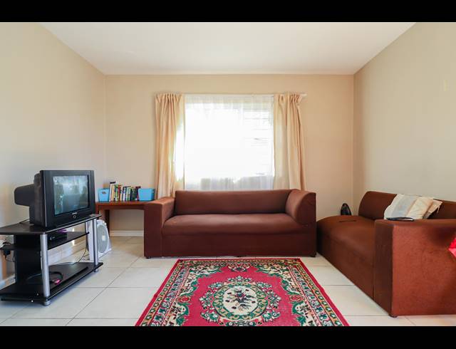 2 BEDROOM TOWNHOUSE RENTED IN KABEGA